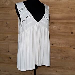 Elegant White Sleeveless Top